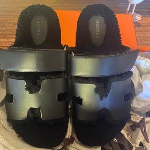 Hermes Black Leather Shearling Chypre Sandal 39.5